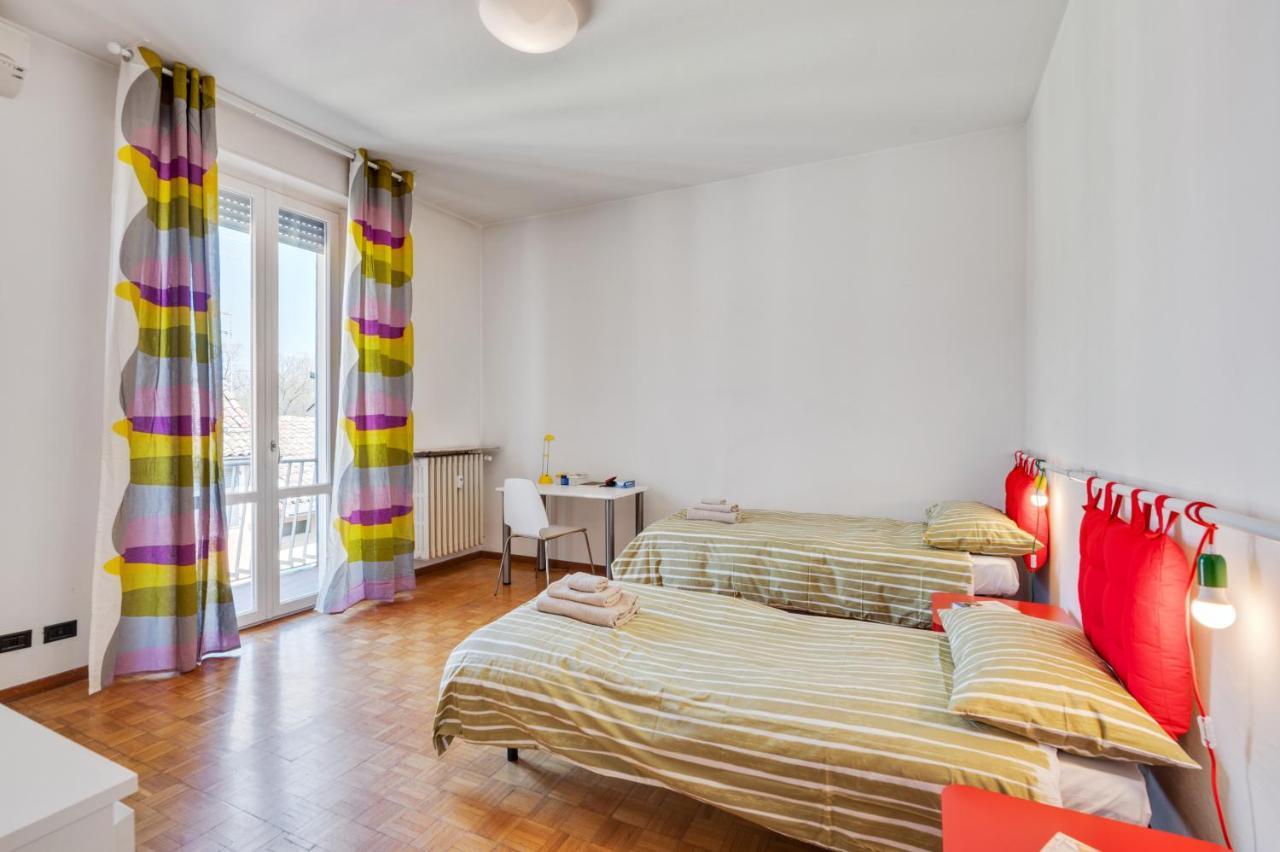 Oltretorrente Ampio Appartamento Con Balconi Parma Bagian luar foto